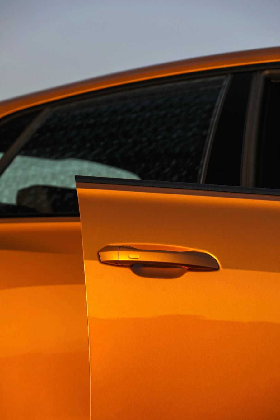 Детали экстерьера Audi Q8 55 TFSI Quattro S-Line 2019 года  (LA) (фото 9 из 21)